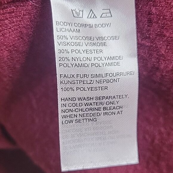 Saks Fifth Avenue Burgundy  Vintage Sweater with Large Faux Fur Cuffs Size XS - Picture 7 of 7